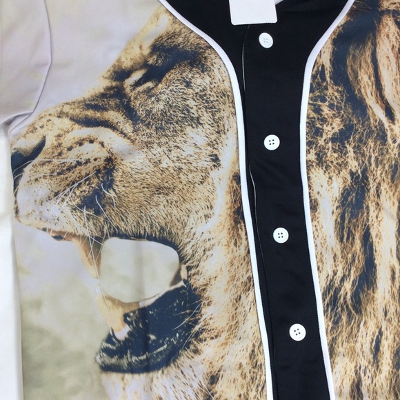 NWT, Mr Bao Long Miss Go Lion button down shirt - Picture 6 of 8